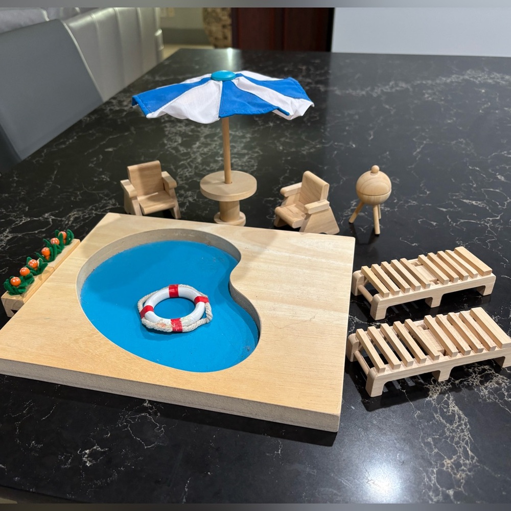 Hearthsong 10-piece Wooden Poolside Dollhouse Furniture